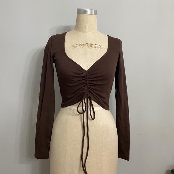 ZARA RUCHED LONG SLEEVE CROP TOP WITH MIDDLE TIE - Picture 2 of 4